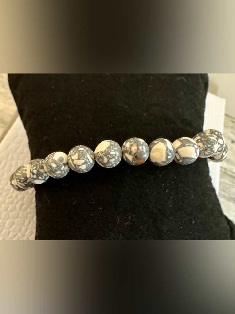 Marbled Gray and Cream Beaded Stretch Bracelet